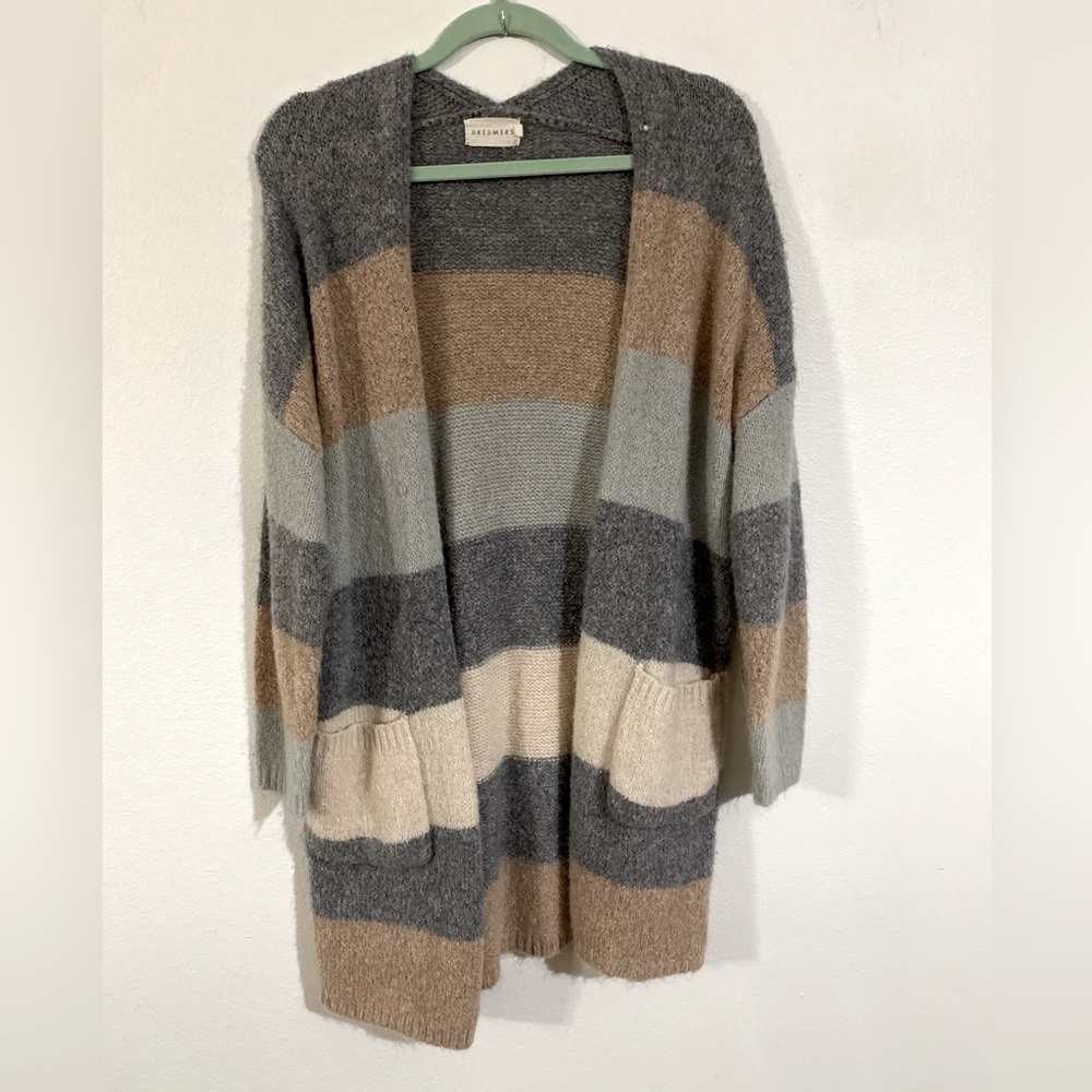 Warm open cardigan with two front pockets